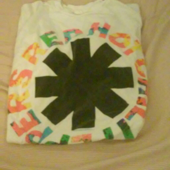 Red hot chilli peppers band tee