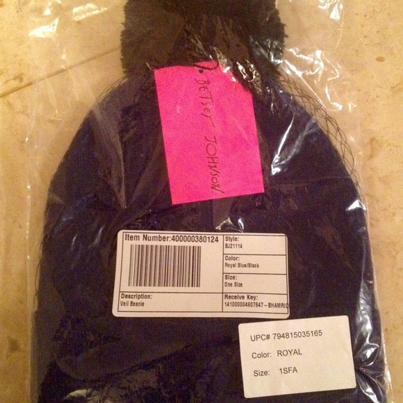 Betsey Johnson Veil Beanie - Picture 2 of 3