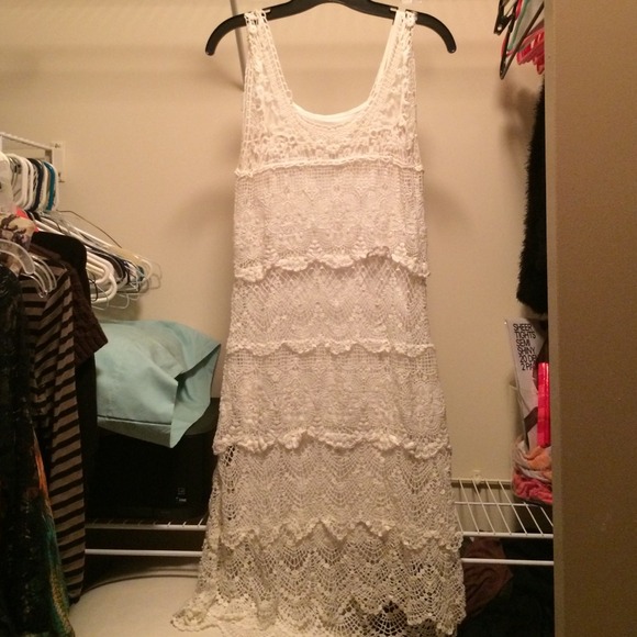 White lace pattern dress