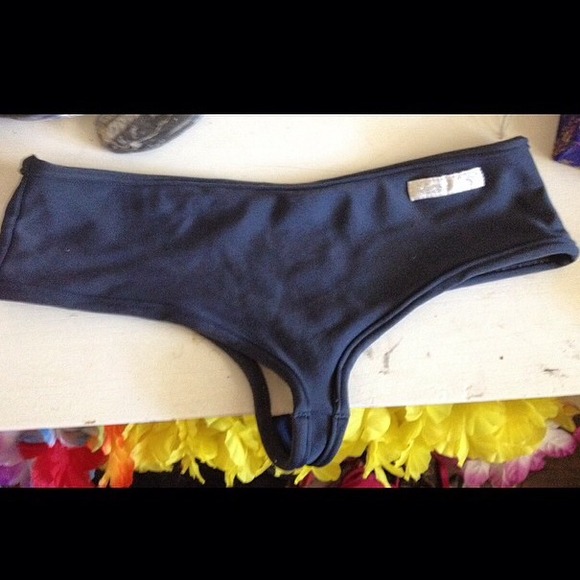 Maui Girl Cheeky Bottoms - Picture 1 of 3