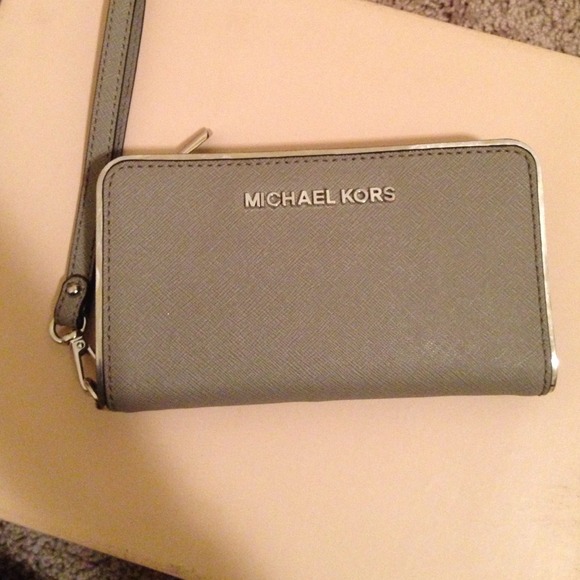 Authentic Michael Kors wristlet