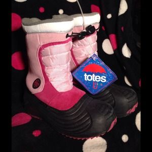 ❄️Girl's Winter Totes Boots Size 4❄️