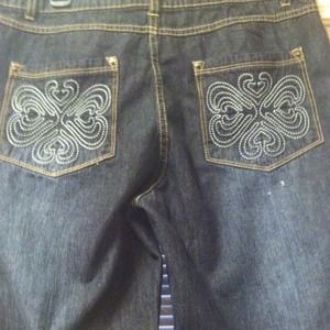 HOT IN HOLLYWOOD !! LIGHT WEIGHT JEANS!