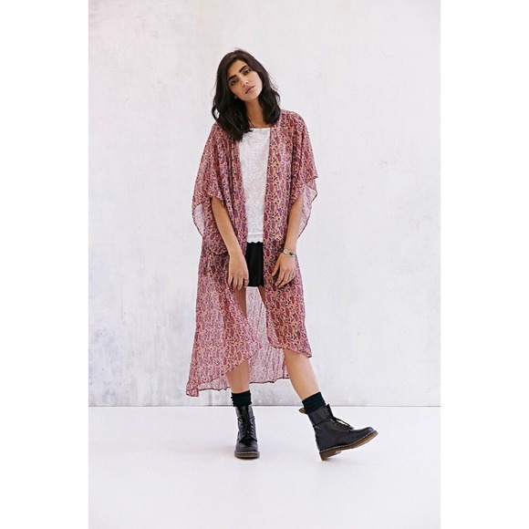 🌀62🌀Urban Outfitters paisley kimono