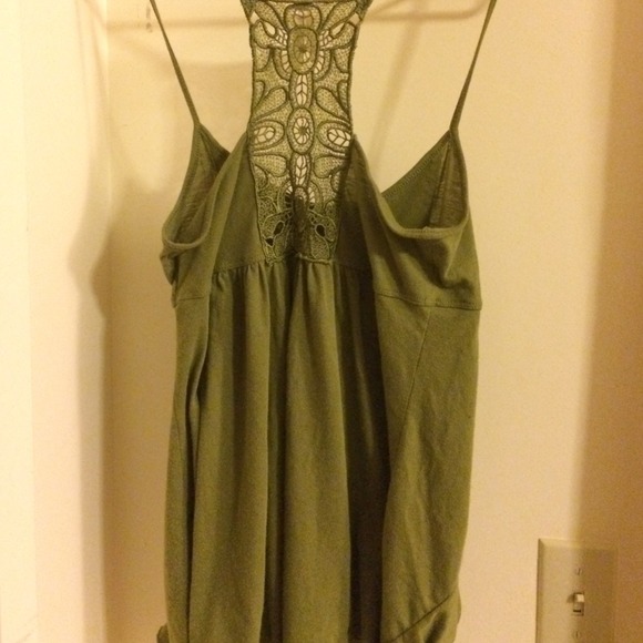 Super cute tanktop! - Picture 2 of 4