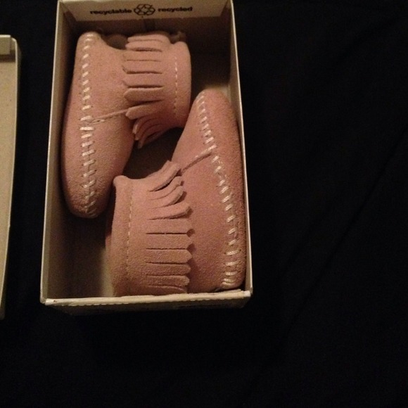 🚨SOLD Infant Minnetonka boots