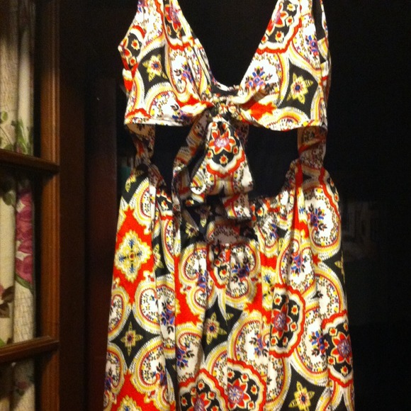 Dress - Picture 2 of 2