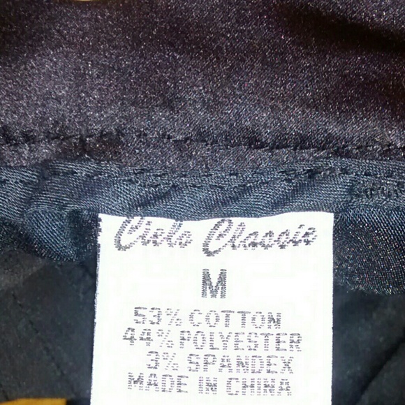 Cielo Classic Black Shorts size M