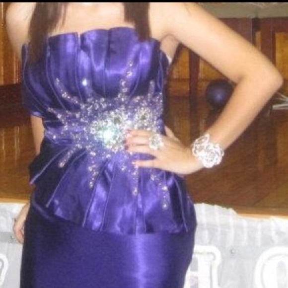 MAKE AN OFFER💞 ELEGANT PURPLE FORMAL/PROM DRESS💜