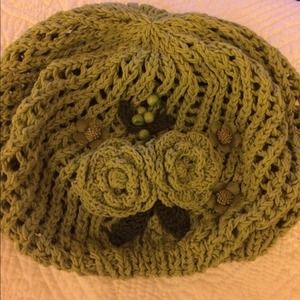 Green cotton beret with flowers and beads