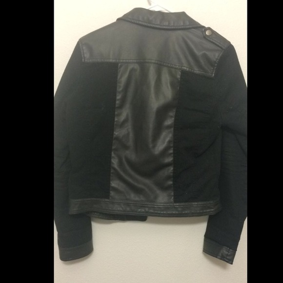 Black jack with faux leather good condition. - Picture 2 of 2