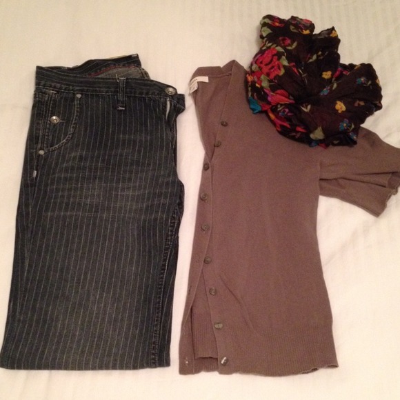 Merona Brand Taupe/Putty Colored Short Sleeve Button Down Cardigan Sweater - Picture 13 of 13