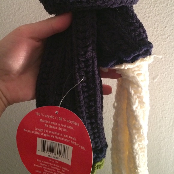 ❌ SOLD - Infinite Scarf - Picture 3 of 3