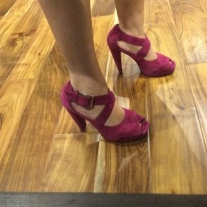*REDUCED* Michael Kors fuchsia size 6.5
