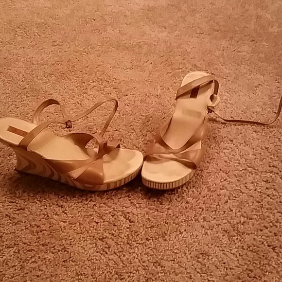 wedges - Picture 2 of 3