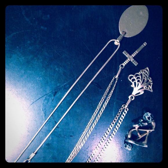 585 gold necklaces, chains & earrings