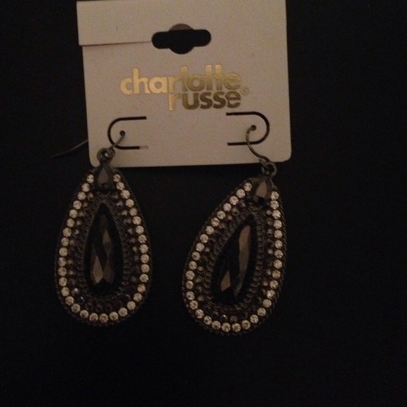 Tear drop black/grey/clear earrings