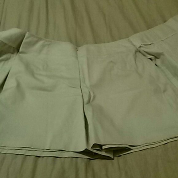 Skort - Picture 2 of 2