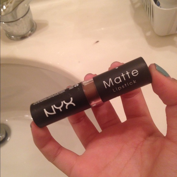 Make up bundle. - Picture 3 of 4