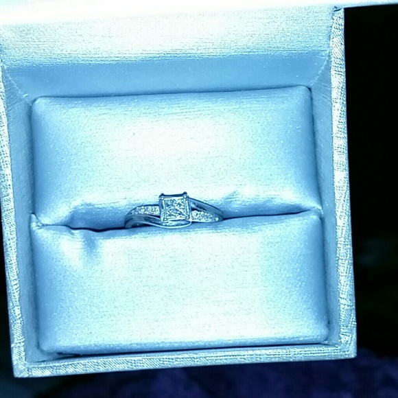 Promise ring 💥💢💫 HOST PICK💘💘