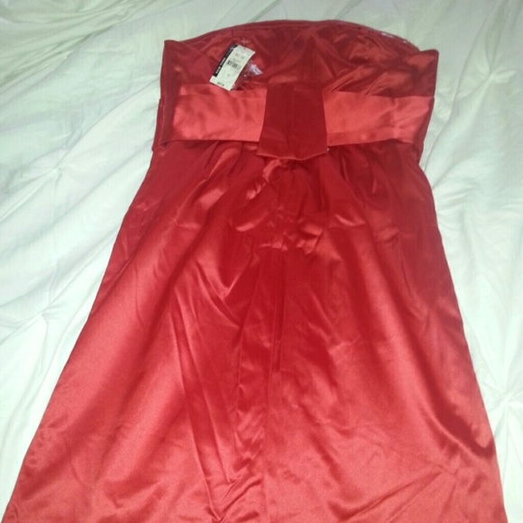 Strapless satin dress - Picture 2 of 4