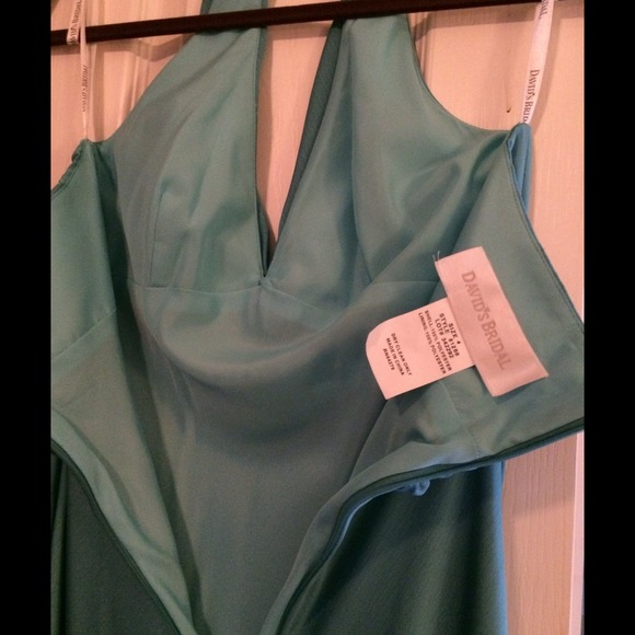 Halter hi/low formal gown. - Picture 4 of 4