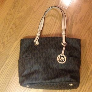 Michael Kors Jet Set Logo Tote