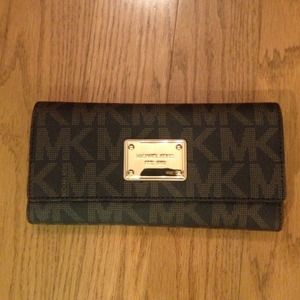 MK logo checkbook wallet