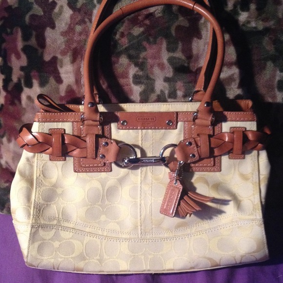 Tan/brown coach handbag