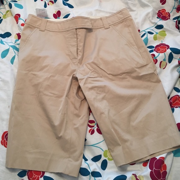 Tory Burch Bermuda's khaki size 12 nwt