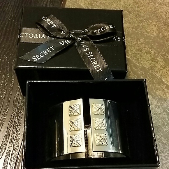 Vs bracelet