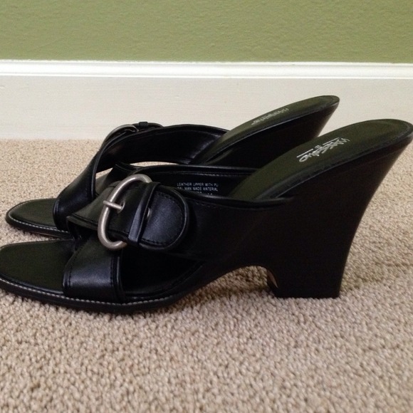 Fun wedge sandals! - Picture 2 of 4