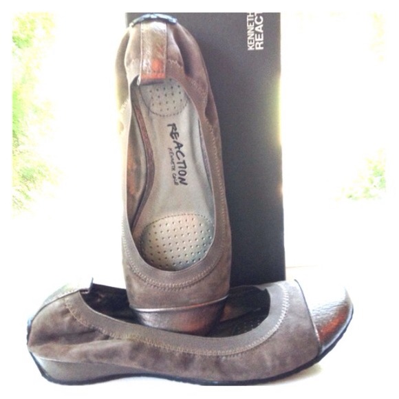 Kenneth Cole Pewter Flats