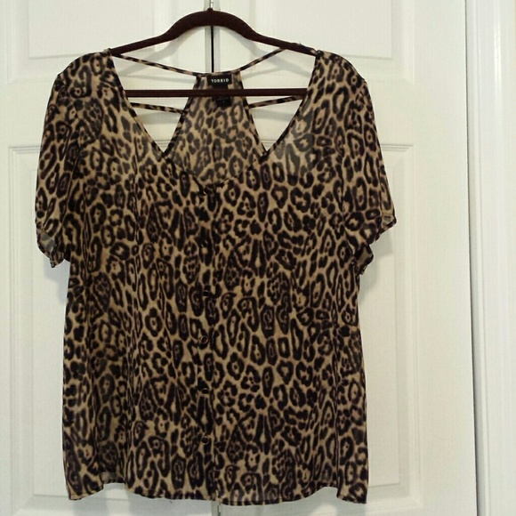 Nwot Torrid Leopard print blouse