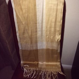 NWOT Camel and Cream Scarf