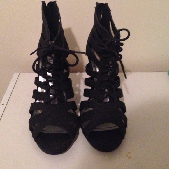 Cage wedges
