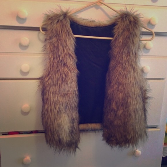 Faux fur vest NWOT