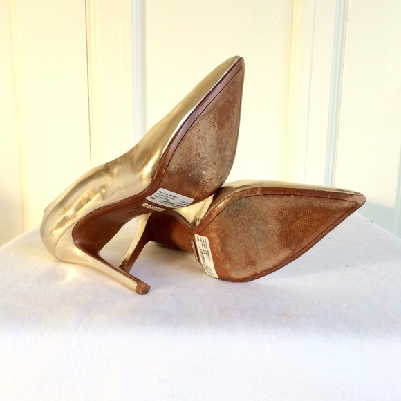 RESVD - Schutz Gilberto Mirror Finish Gold Pumps - Picture 4 of 4