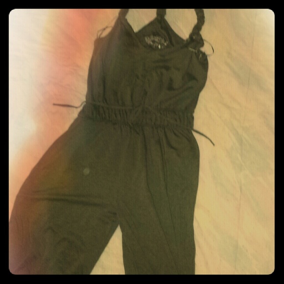 Dark green rumper reserved for @tcells ✋