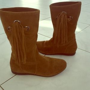 Brown fringe boots. Never worn. Size 7.