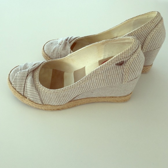 Roxy wedges