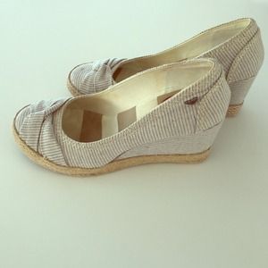 Roxy wedges