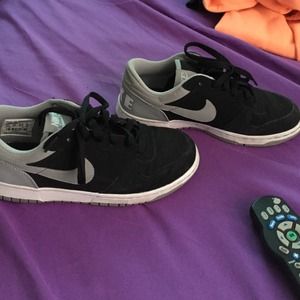 Black swede dunks