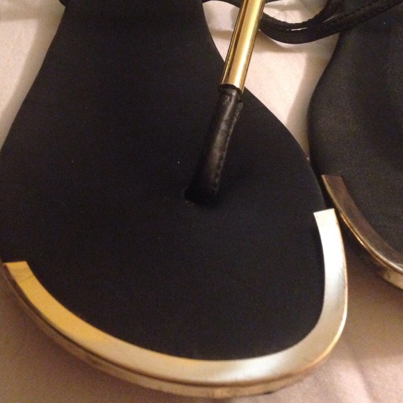 ‼️️SOLD ON MERCARI - Picture 2 of 4