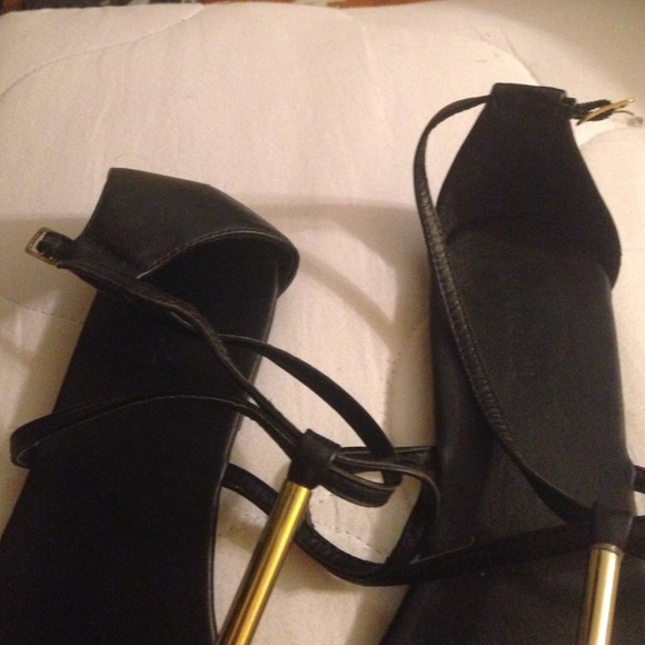 ‼️️SOLD ON MERCARI - Picture 3 of 4