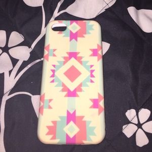 iPhone 5/5S Aztec hard rubber case