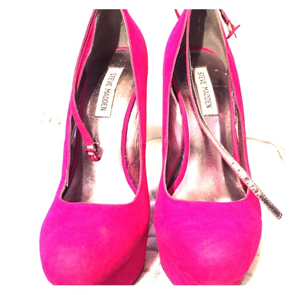 Pink 'Gravity' Steve Madden heels