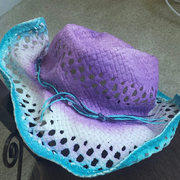 Accessories - BEAUTIFUL COLORS STRAW HAT.