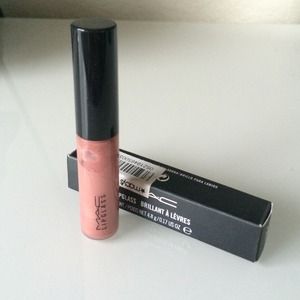 SOLD‼️MAC LE lipglass