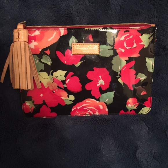 Dooney and Bourke Rose wristlet 🌹